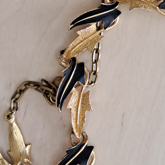 Mode ART Signed Vintage Gold Black Oak Leaf Collar/ Choker Necklace - Picture 4 of 13